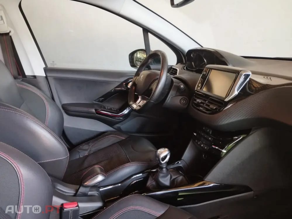 Peugeot 2008 1.2 PureTech GT Line
