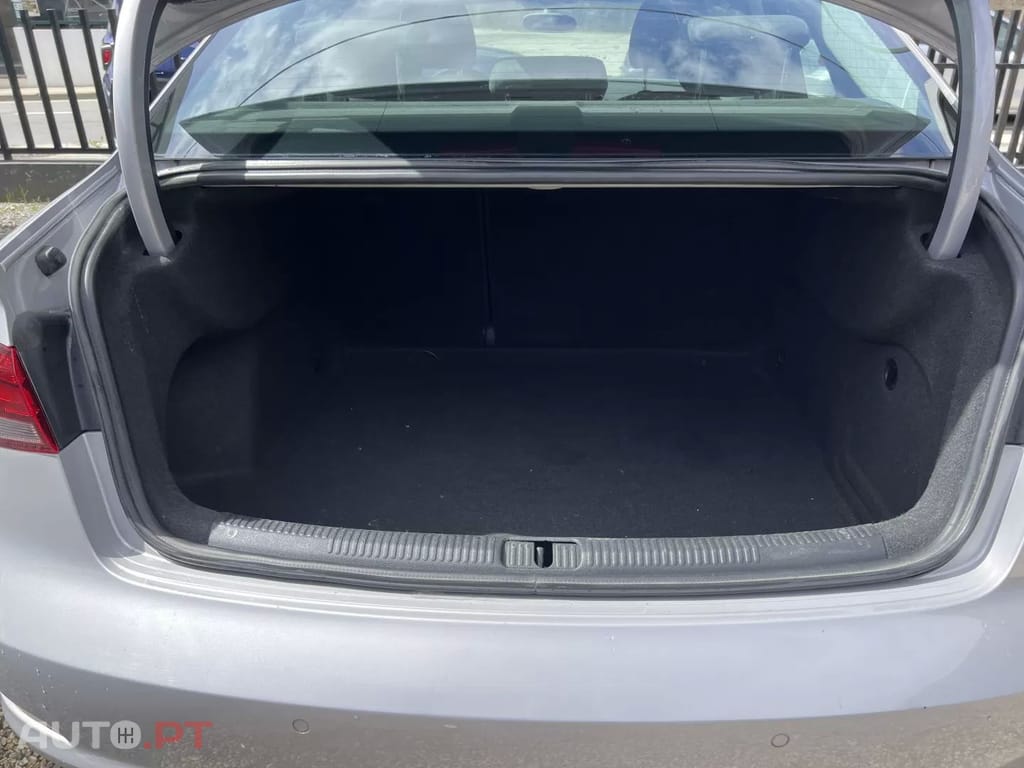 Audi A3 1.6 TDI (clean diesel) Ambiente — fotografia 18