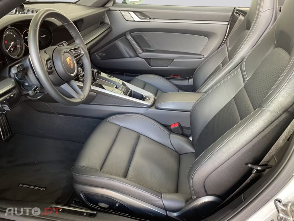 Porsche 911 Carrera Cabriolet 