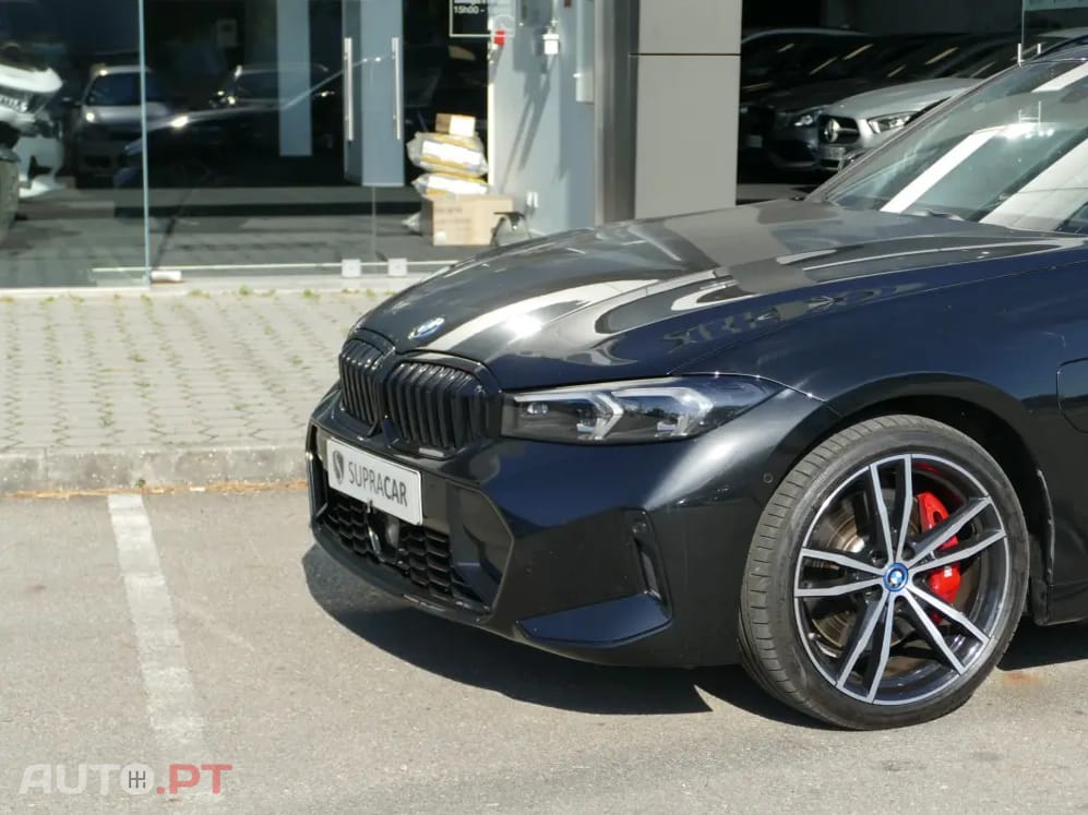 BMW 330 e Pack Desportivo M Auto