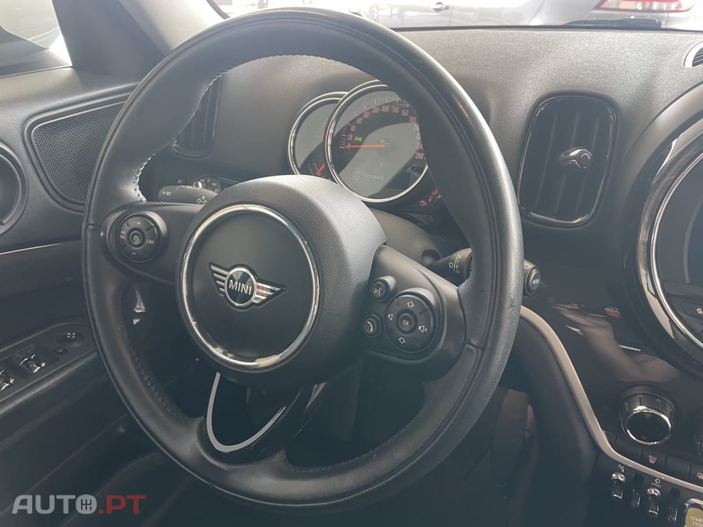 MINI Countryman Cooper SE ALL4 Auto — fotografia 16
