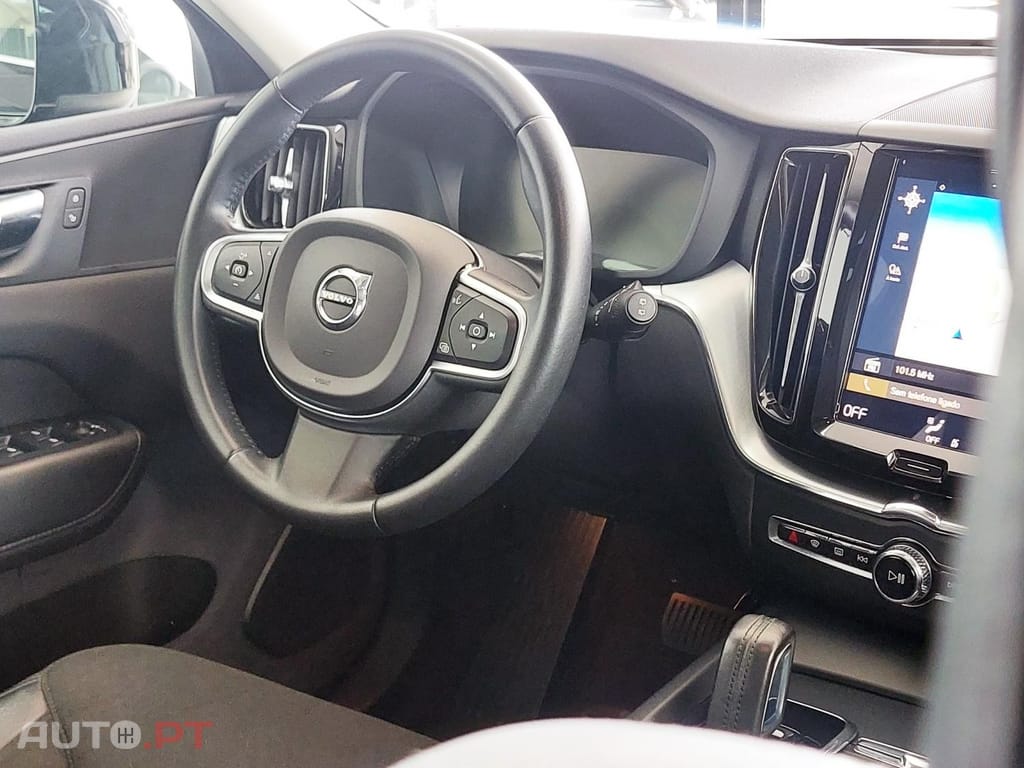 Volvo XC60 2.0 T8 PHEV Momentum AWD