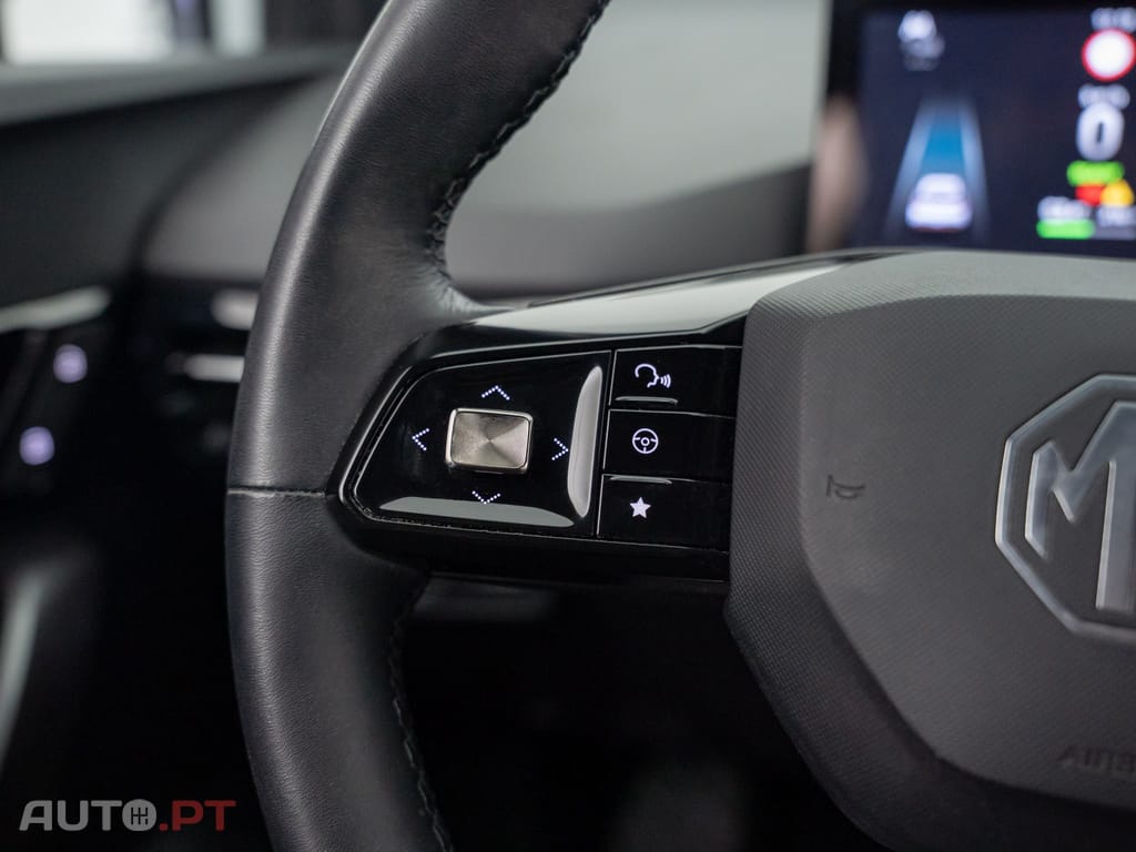 MG MG4 77 kWh Extended Range Luxury