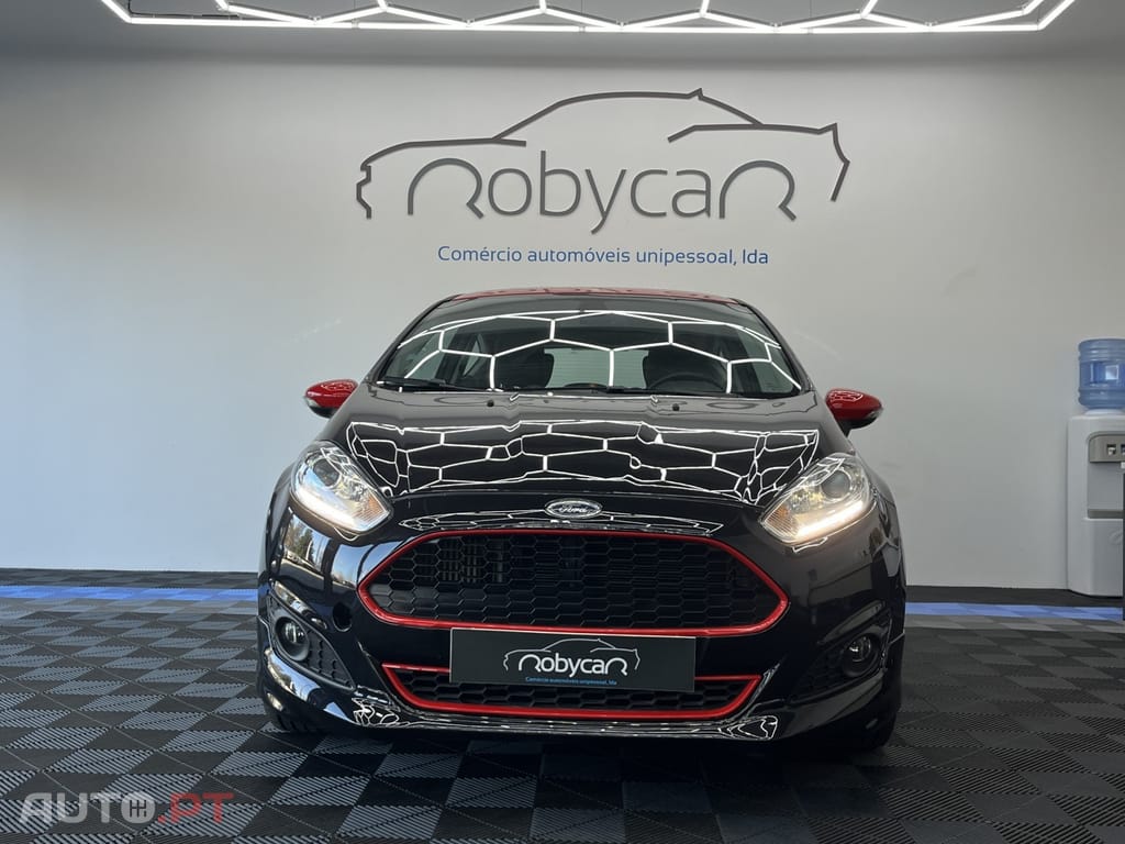 Ford Fiesta 1.0 T EcoBoost STLine Black&RED