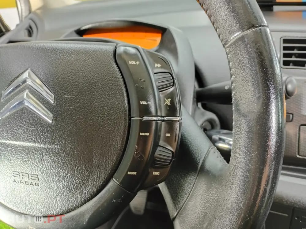Citroën C4 1.6 HDi Exclusive — fotografia 19