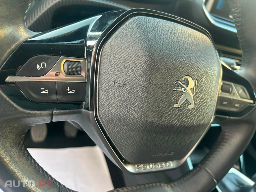 Peugeot 2008 1.5BlueHDI Allure Pack