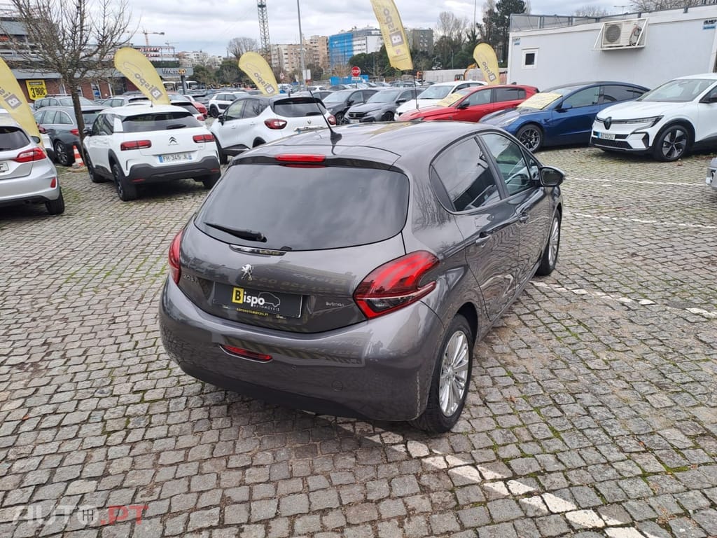 Peugeot 208 1.2 PureTech Signature