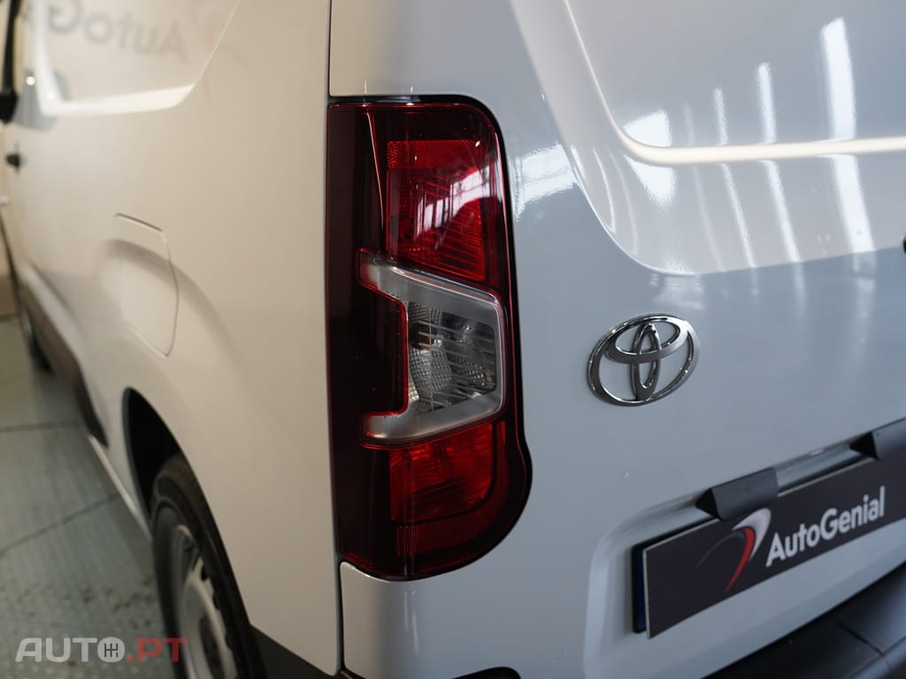 Toyota Proace City 50 kWh L2 Exclusive