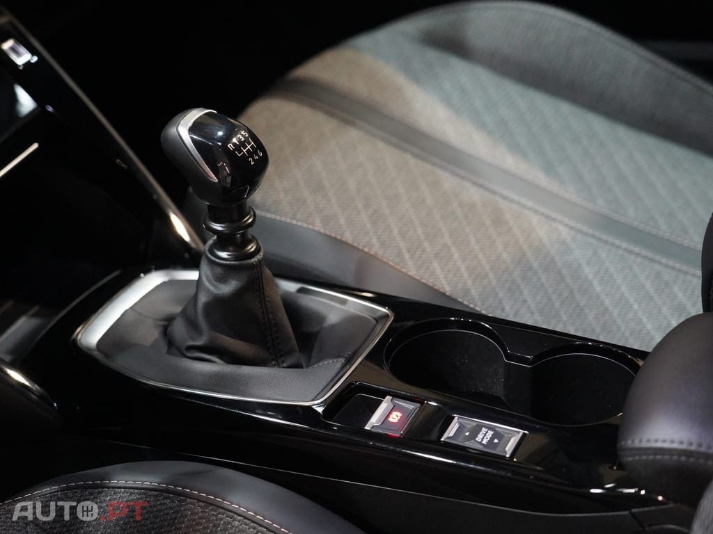 Peugeot 2008 1.2 PureTech Allure