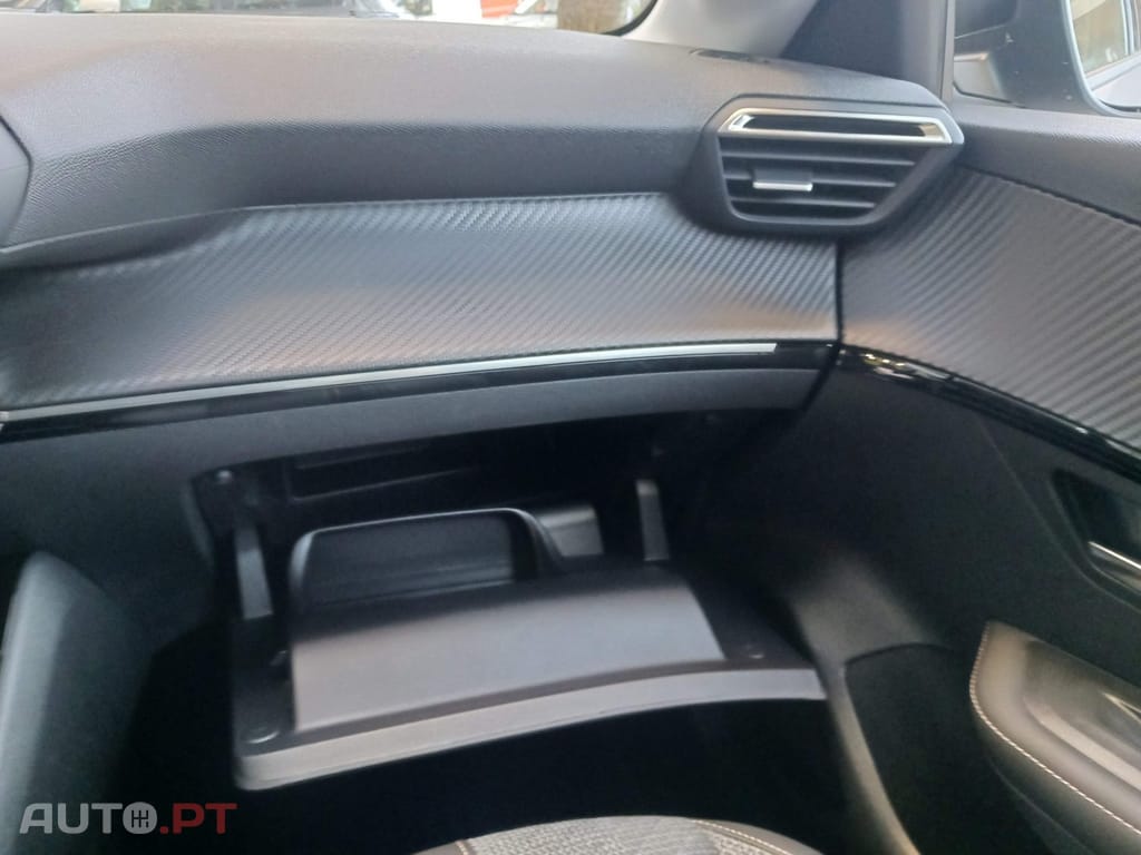 Peugeot 208 1.2 Hybrid Allure e-DCS6