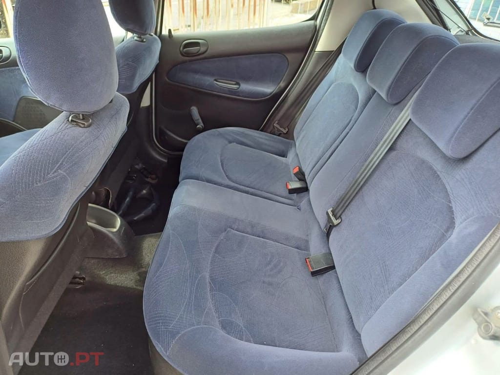 Peugeot 206 1.1 XR Présence — fotografia 8
