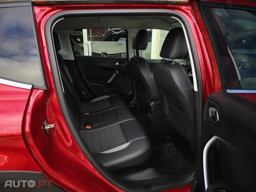 Peugeot 2008 1.2 PureTech Allure