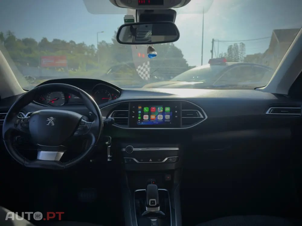 Peugeot 308 1.2 PureTech Allure EAT8