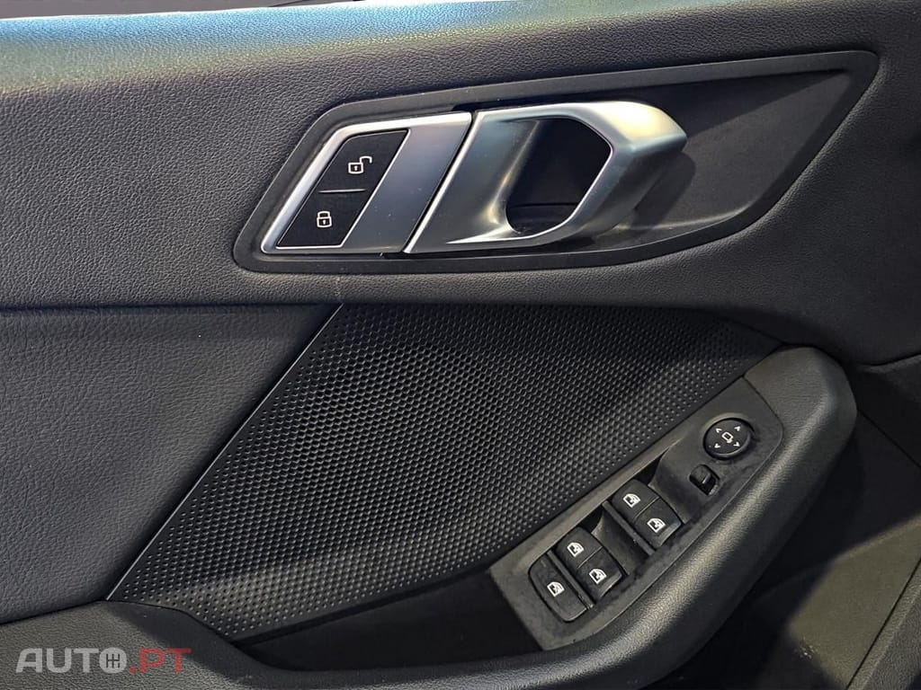 BMW 216 d Line Sport — fotografia 16