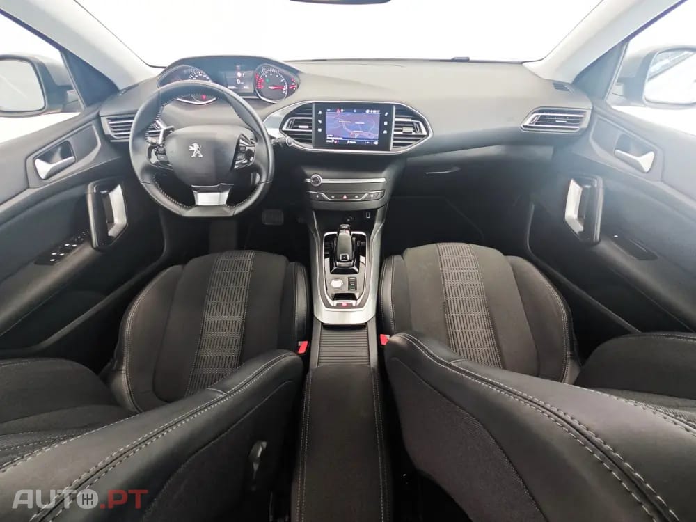 Peugeot 308 PureTech 130 EAT8 Allure Pack