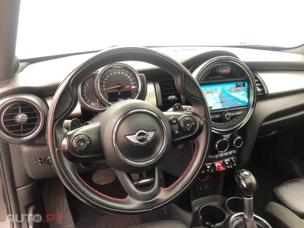 MINI Cooper S Finition Red Hot Chili