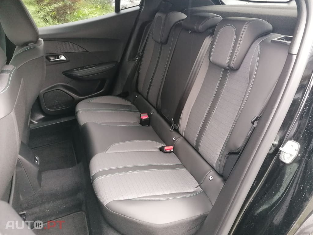 Peugeot 2008 1.2 PureTech Allure Pack