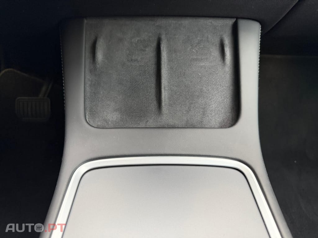 Tesla Model Y Long Range Tração Integral