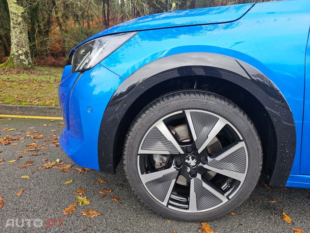 Peugeot E-208 50 kWh GT