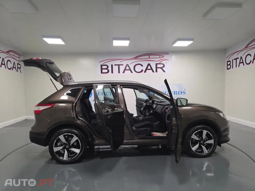 Nissan Qashqai 1.5 dCi N-Connecta Led