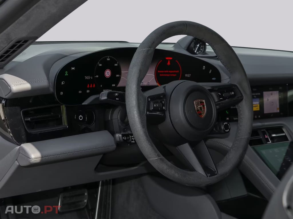 Porsche Taycan GTS I.V.A DEDUTIVEL 