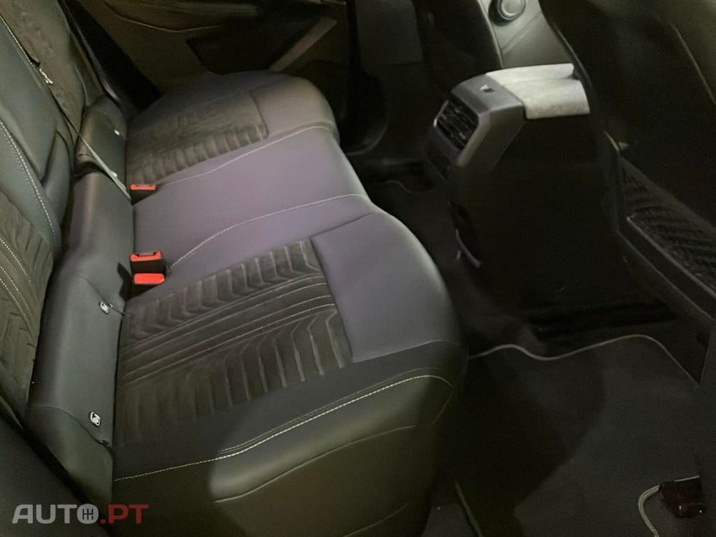 Peugeot 3008 1.2 Hybrid Allure e-DCS6