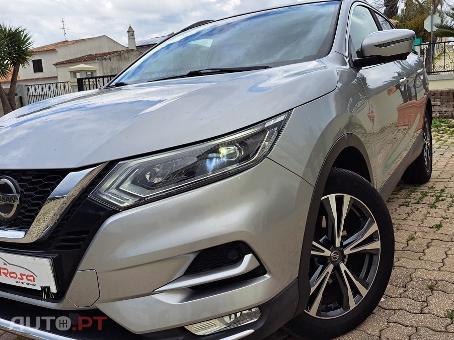 Nissan Qashqai 1.5 dCi N-Connecta J18+Led