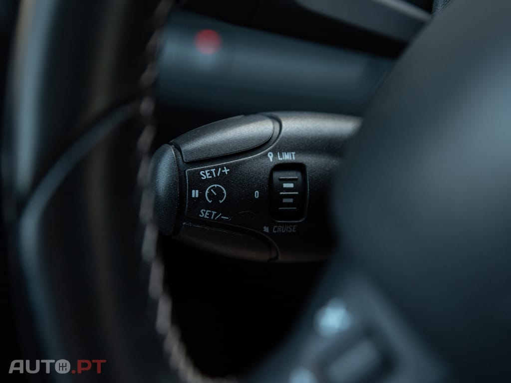 Peugeot 2008 1.2 PureTech Allure EAT6
