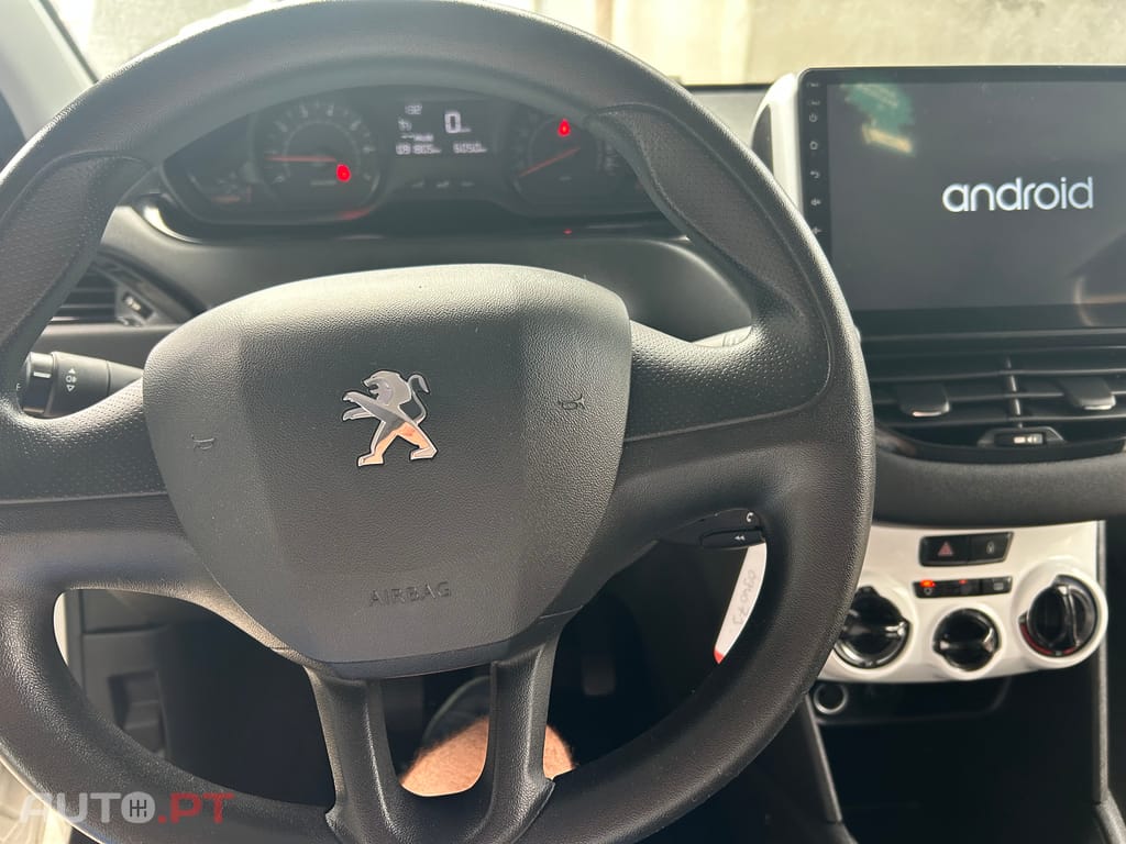 Peugeot 208 Vti