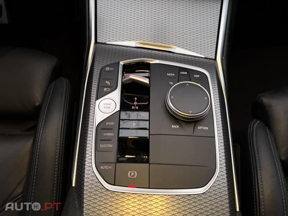 BMW 330 e Touring Pack Desportivo M Auto