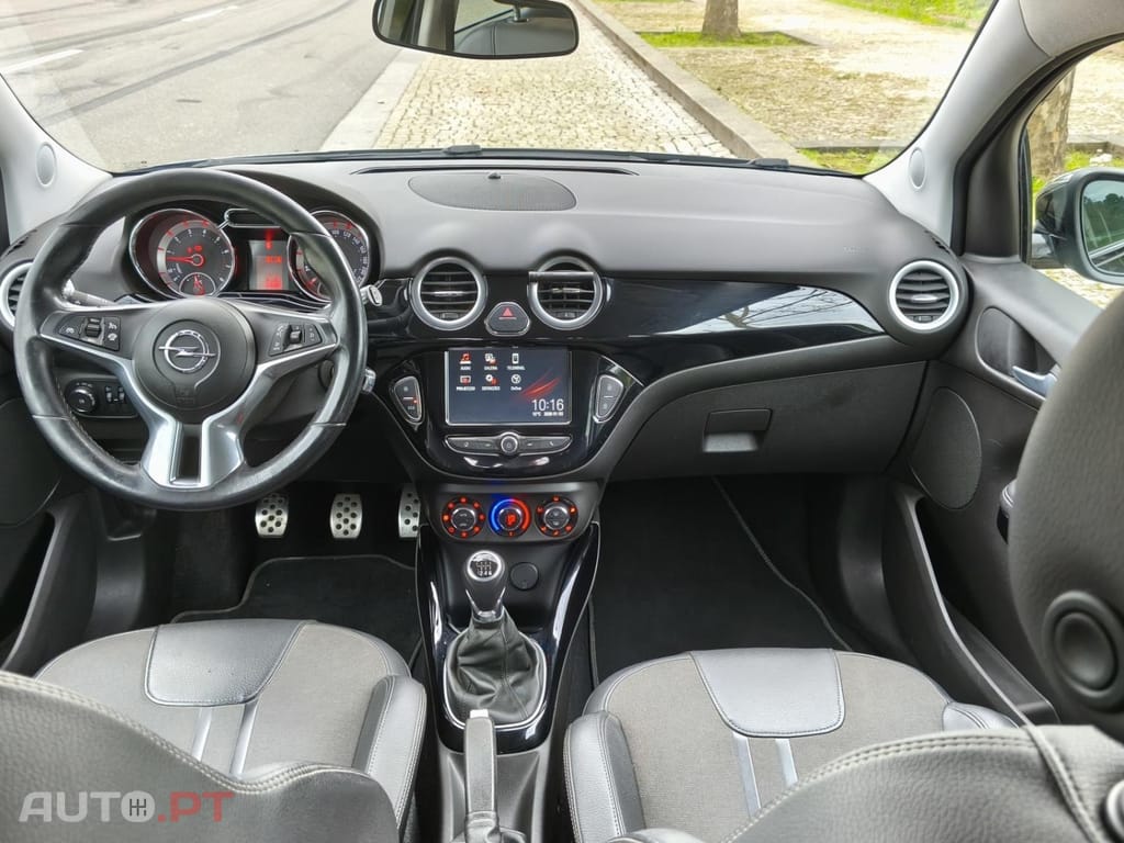 Opel Adam 1.0 T Black Jack