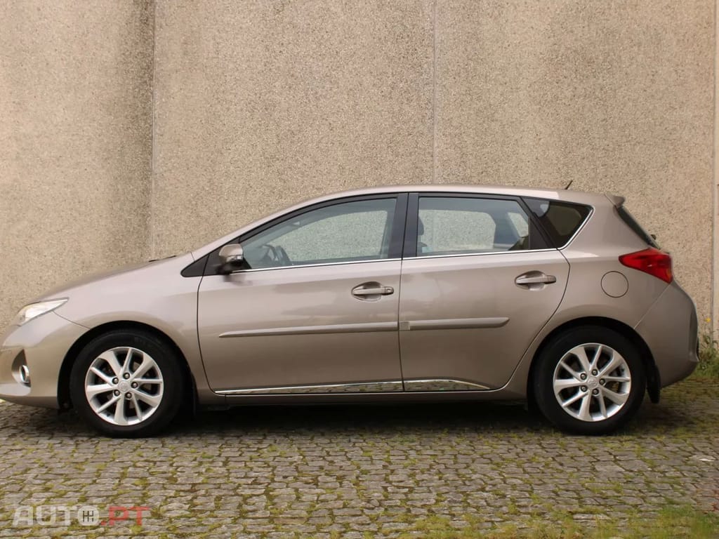 Toyota Auris 1.4 D-4D Exclusive+Navi