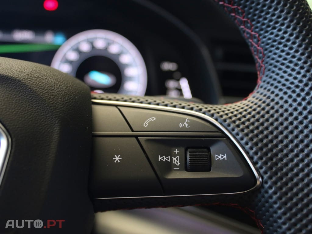 Audi Q8 55 TFSIe quattro Tiptronic