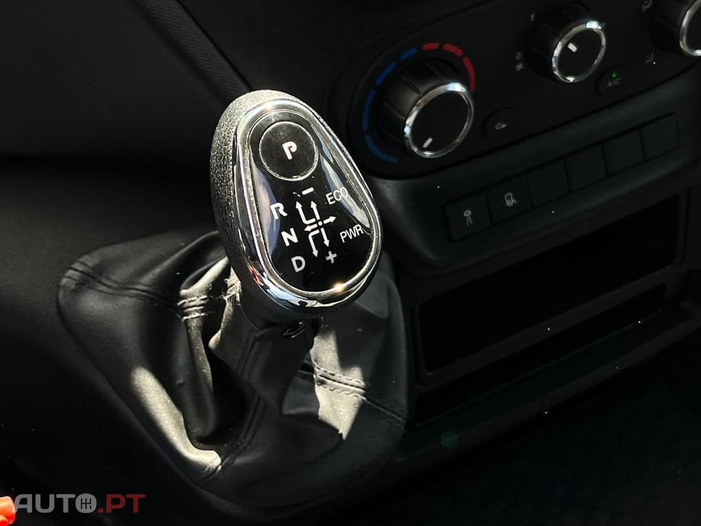 Iveco Daily PLATAFORMA + CONTENTOR