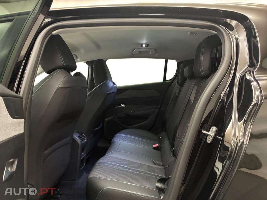 Peugeot 308 Hybrid Allure e-DCS6