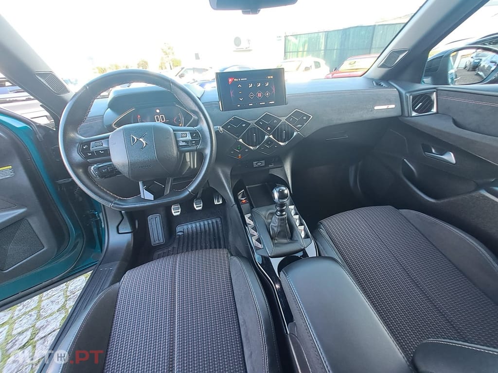DS DS3 Crossback PureTech 100 PERFORMANCE LINE