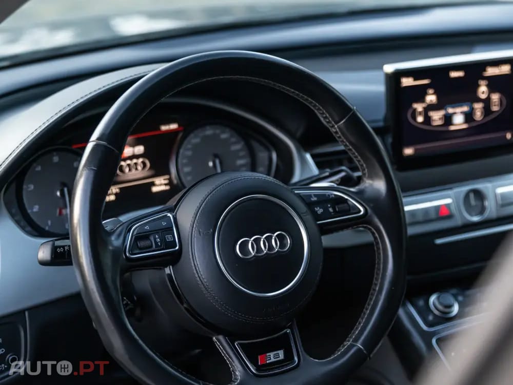 Audi S8 Standard