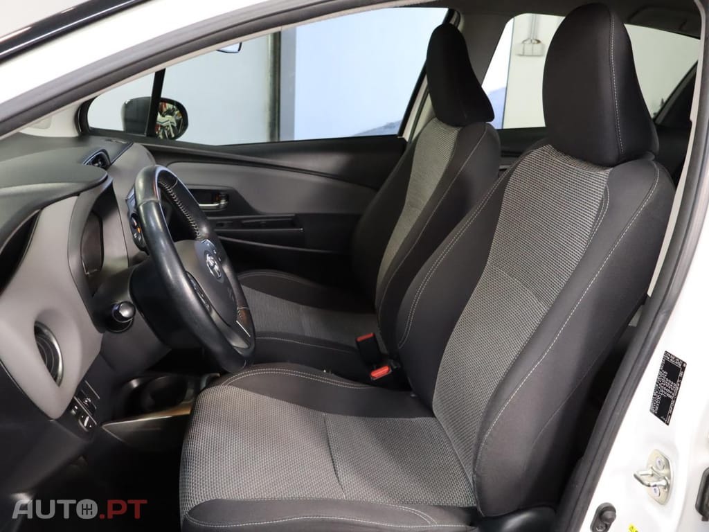 Toyota Yaris 1.5 Híbrido Comfort