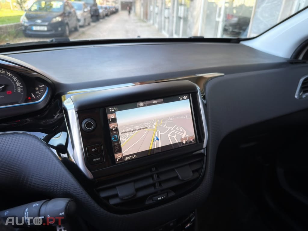 Peugeot 2008 1.2 PureTech Crossway EAT6