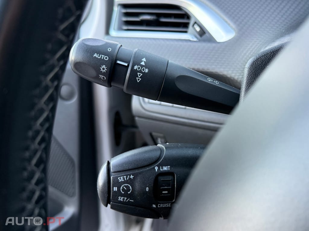 Peugeot 208 1.2 PureTech Allure