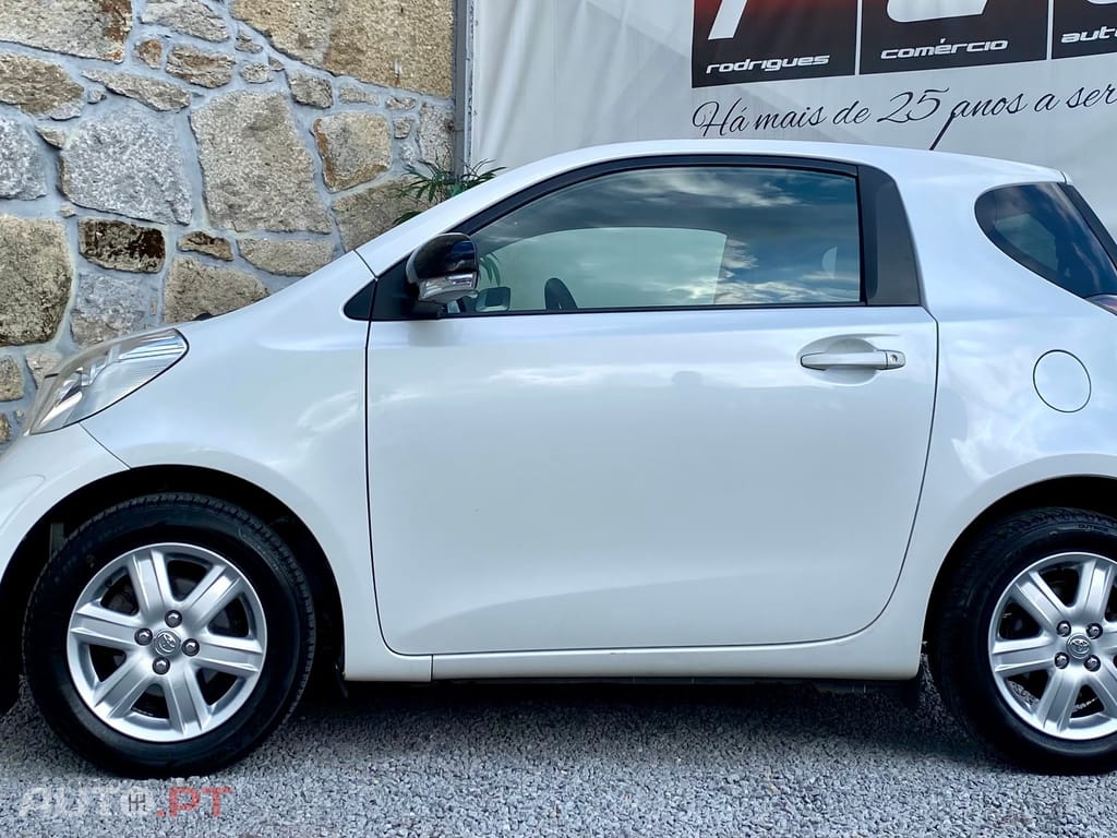 Toyota iQ 1.4 D-4D 2 NAVI+Bluetooth
