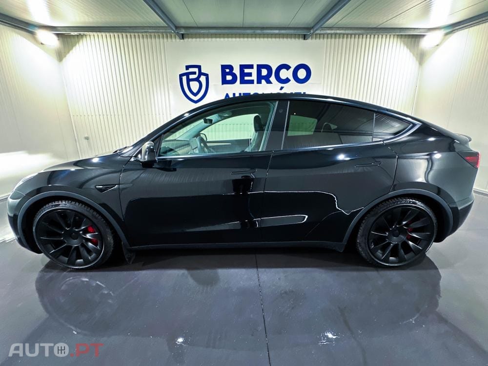 Tesla Model Y Performance AWD