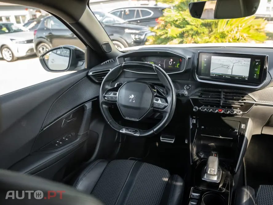 Peugeot 2008 1.2 PureTech GT Line EAT8