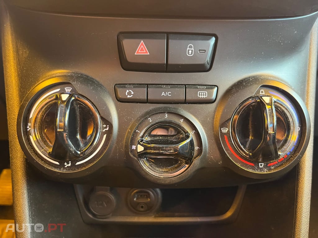 Peugeot 2008 1.2 e-VTi Style