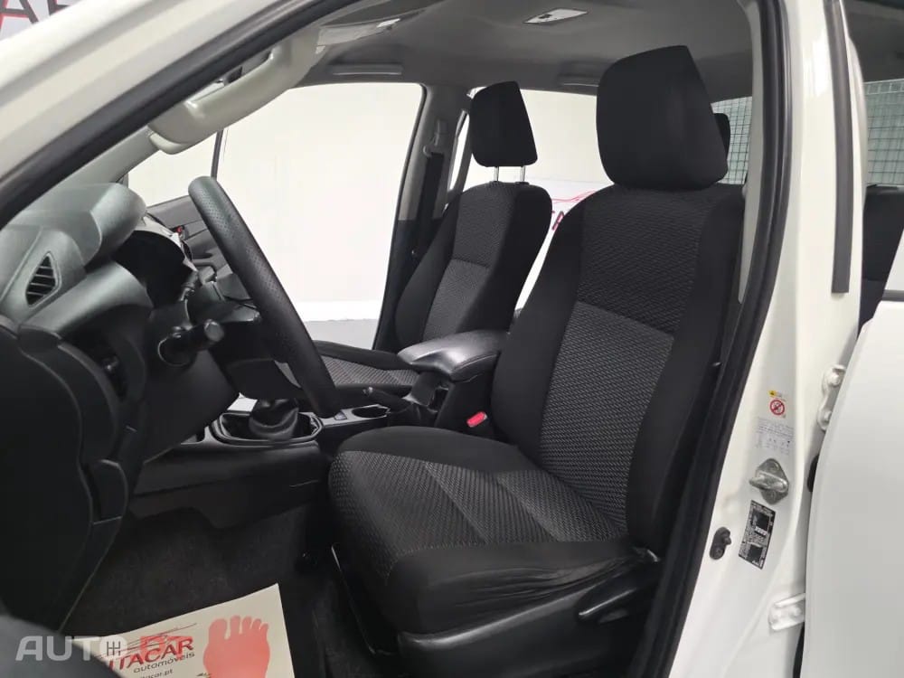 Toyota Hilux 2.4 D-4D 4WD CD CH