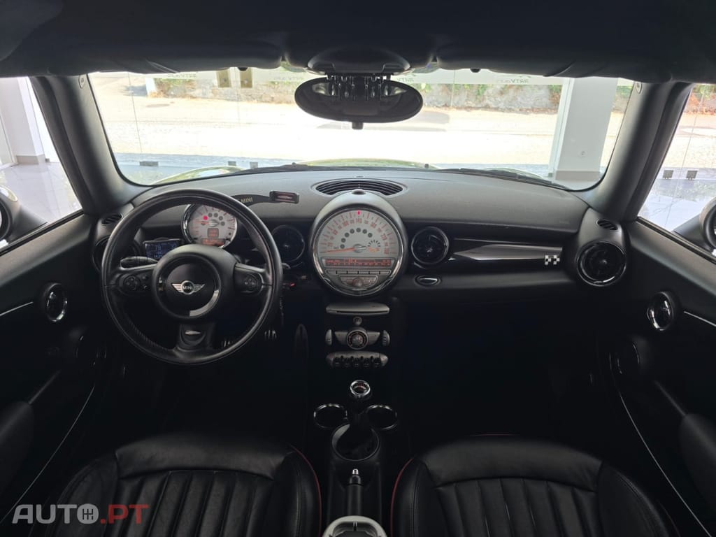 MINI Cooper John Cooper Works
