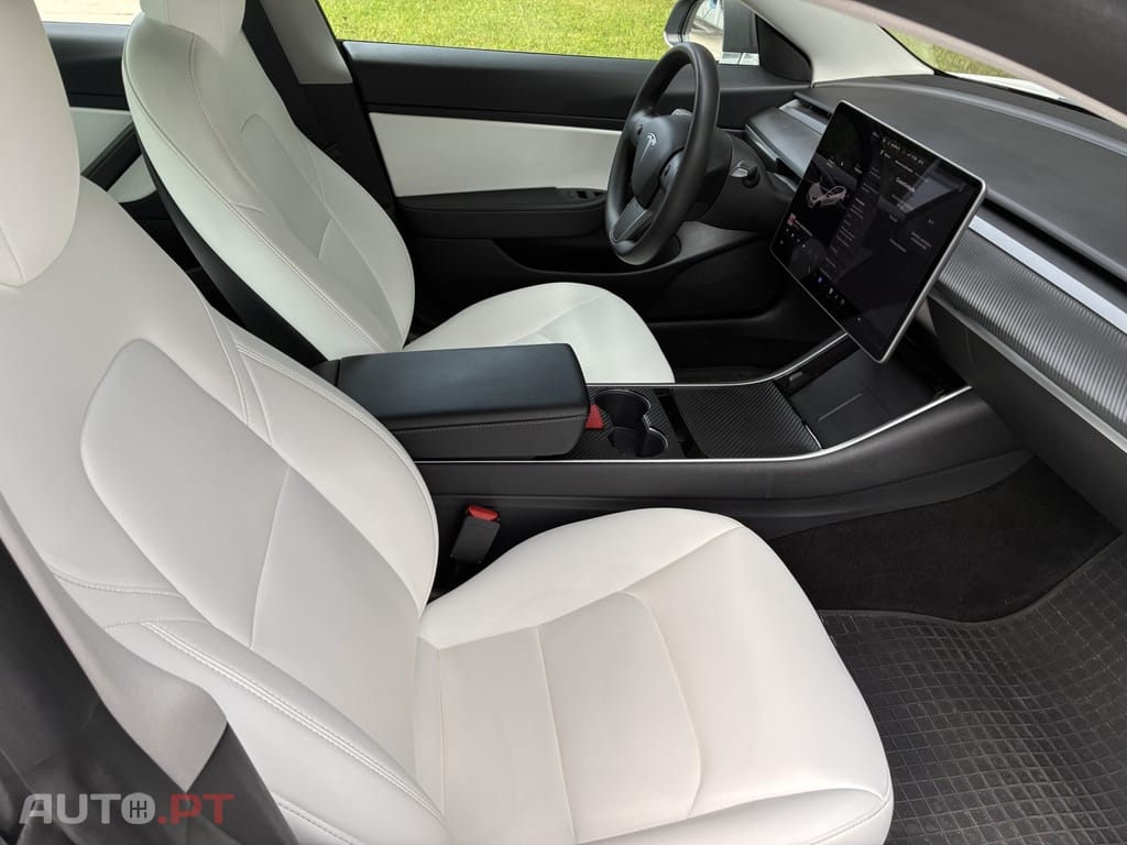 Tesla Model 3 Standard Range Plus RWD