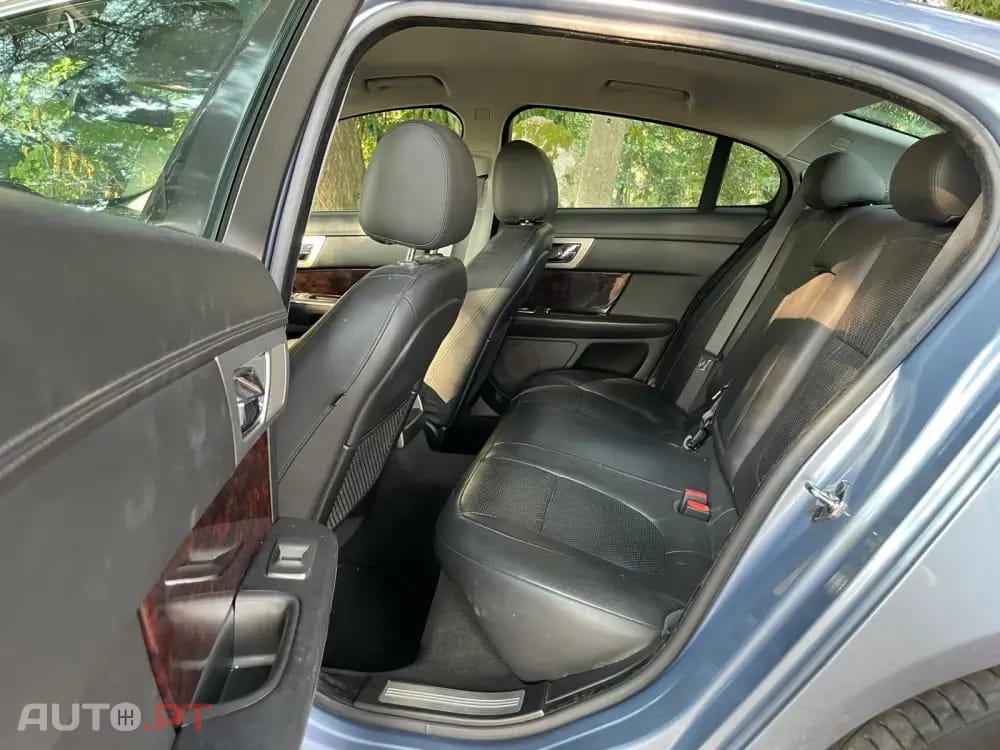 Jaguar XF 2.7 D V6 Premium Luxury