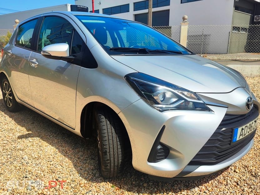 Toyota Yaris VVT-i 1.0Confort plus / 165€ mês