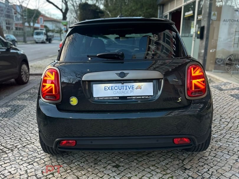 MINI Cooper Cooper SE Resolute Edition
